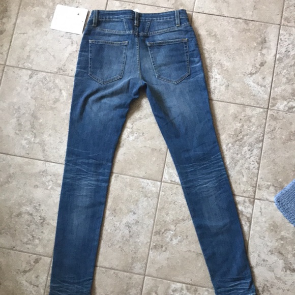 CLOSED distressed skinnies with patchwork sz 24/25 - Picture 8 of 14